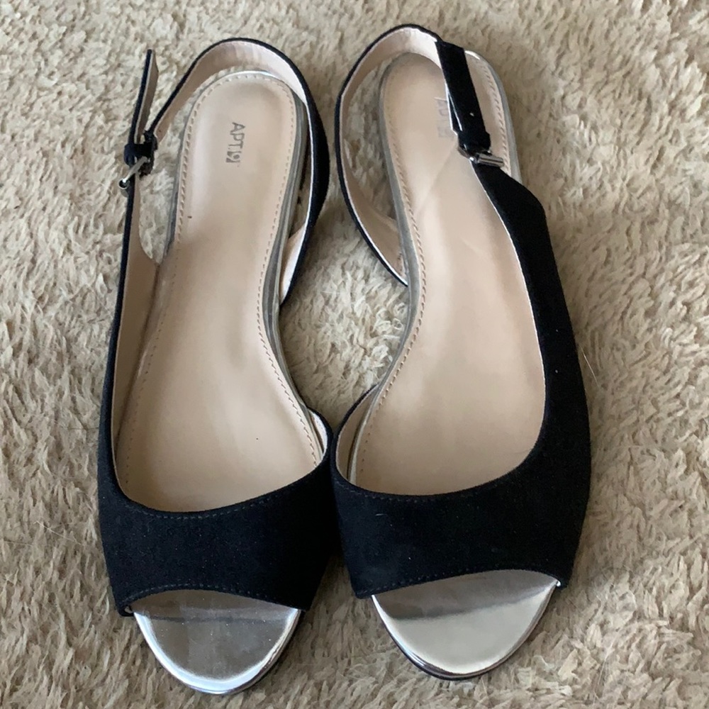 Black sling sandal. 8 1/2 Med.